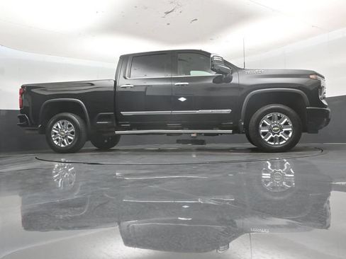 Used 2024 Chevrolet Silverado 2500 High Country w/ High Country Premium Package AWD/4WD image 51