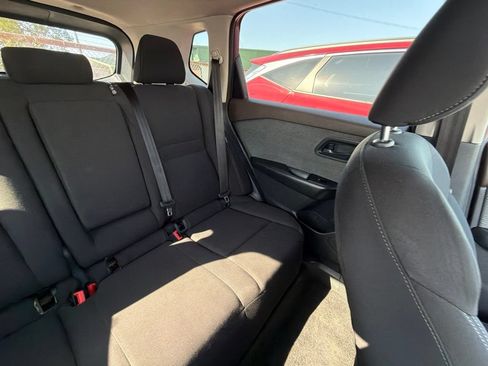 Used 2023 Nissan Rogue S FWD image 14