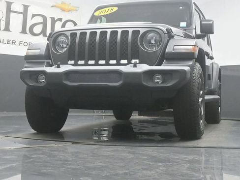 Used 2018 Jeep Wrangler Unlimited Sport S AWD/4WD image 4
