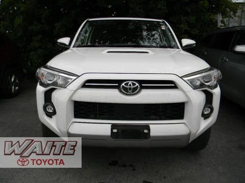Used 2021 Toyota 4Runner TRD Off-Road Premium w/ Moonroof Package AWD/4WD image 2