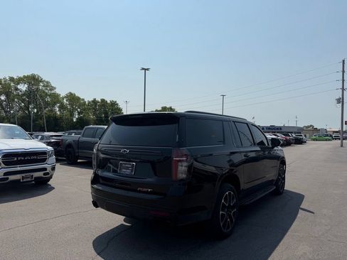Used 2023 Chevrolet Suburban RST w/ Sport Performance Package AWD/4WD image 23