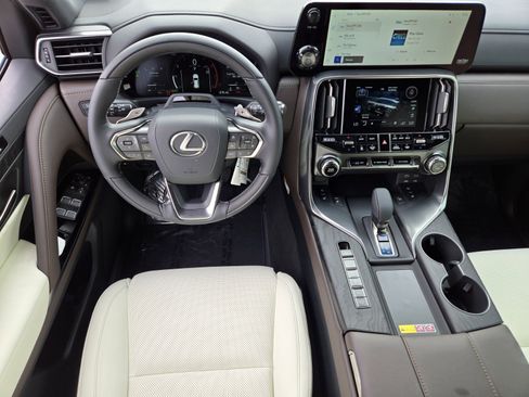 New 2026 Lexus LX 700h Luxury image 9