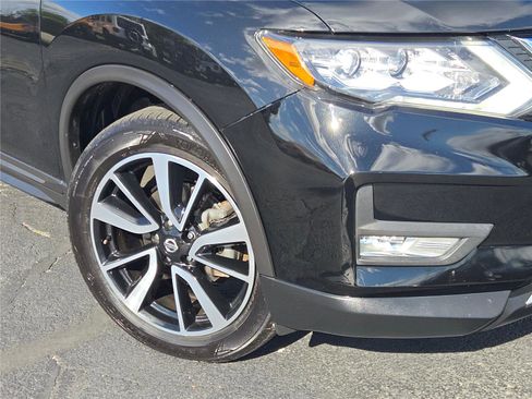 Used 2020 Nissan Rogue SL w/ Premium Package image 3