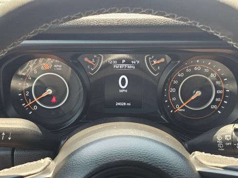 Used 2025 Jeep Wrangler Unlimited Sport AWD/4WD image 17