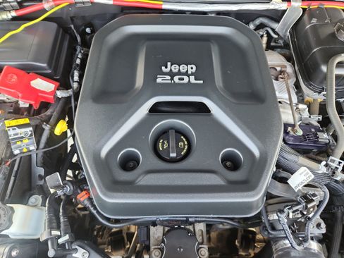 Used 2020 Jeep Wrangler Unlimited Sport S AWD/4WD image 25