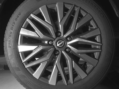 Used 2025 Nissan Altima 2.5 SV FWD image 12