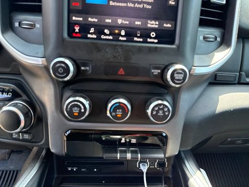 Used 2019 RAM 1500 Big Horn AWD/4WD image 24