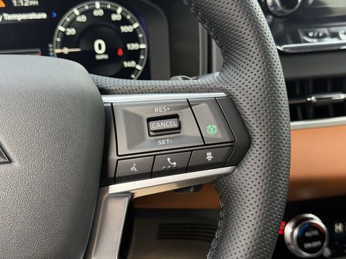 Used 2025 Mitsubishi Outlander SEL image 16