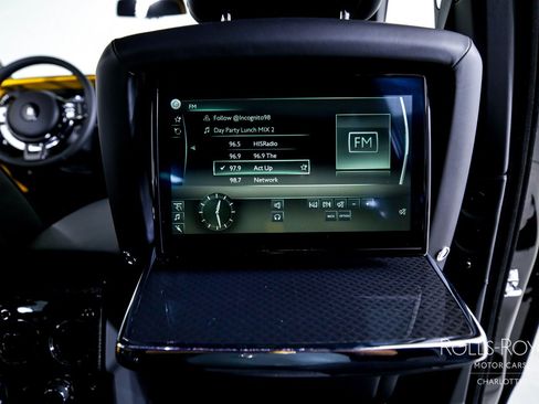 Certified 2024 Rolls-Royce Cullinan Black Badge w/ Dark Exterior Package AWD/4WD image 31