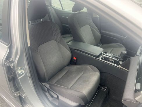 Used 2025 Toyota Camry LE image 31