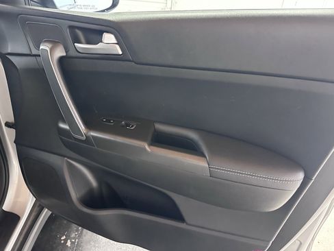 Used 2021 Kia Sportage LX image 35