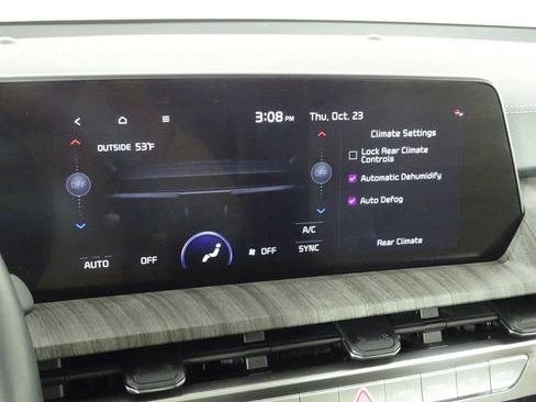 Used 2024 Kia Telluride EX w/ EX Captain's Chair Package image 36