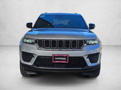 New 2025 Jeep Grand Cherokee Laredo X w/ Luxury Tech Group I AWD/4WD image 6