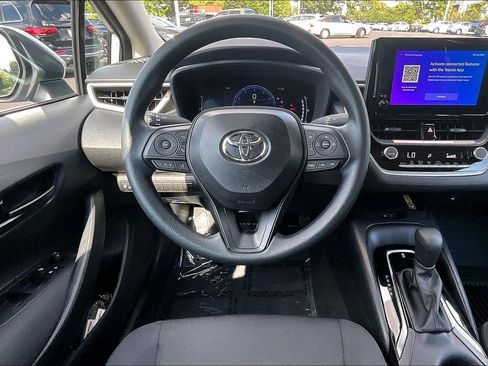 Used 2026 Toyota Corolla LE FWD image 5