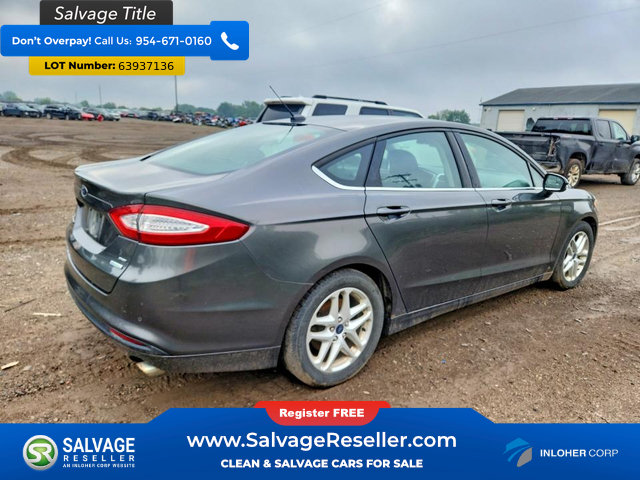 Used 2015 Ford Fusion SE FWD image 4