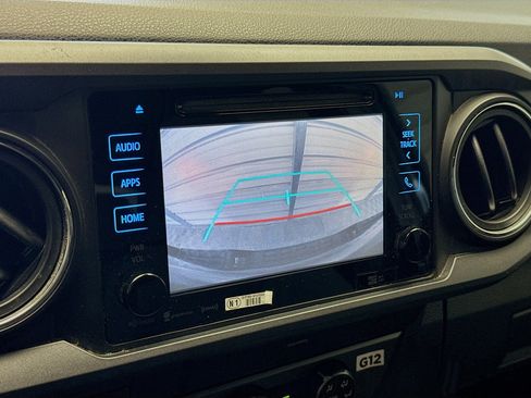 Used 2019 Toyota Tacoma TRD Sport w/ Technology Package image 9