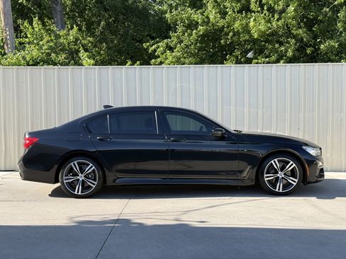 Used 2019 BMW 740i w/ Executive Package RWD image 8