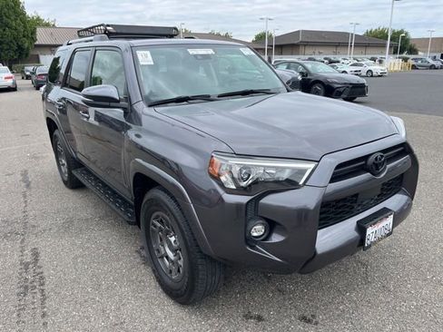 Used 2022 Toyota 4Runner SR5 Premium w/ Moonroof Package RWD image 3