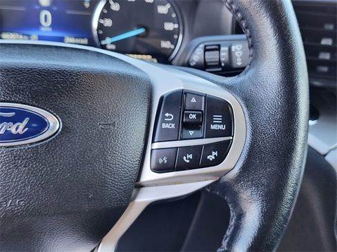 Certified 2022 Ford Explorer XLT image 30