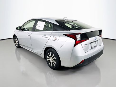 Used 2020 Toyota Prius LE image 8