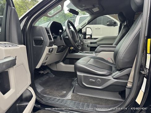 Used 2017 Ford F250 XLT w/ XLT Premium Package AWD/4WD image 12