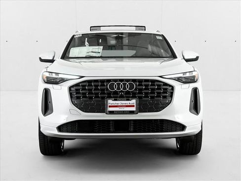 New 2025 Audi Q5 Premium Plus image 2