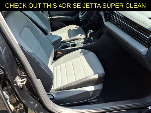 Used 2025 Volkswagen Jetta SE FWD image 7