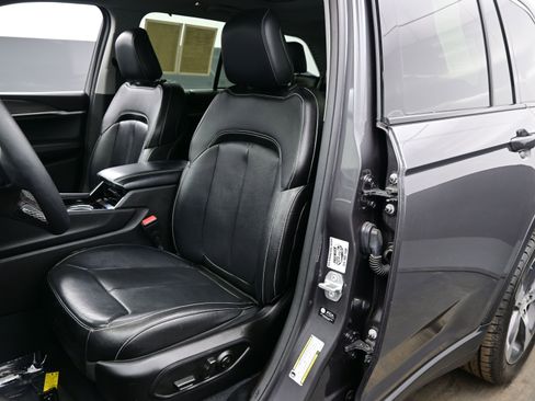 Used 2022 Jeep Grand Cherokee Limited 4xe w/ Luxury Tech Group II image 12