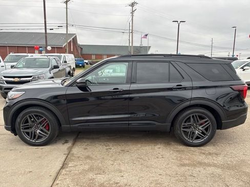 Used 2026 Ford Explorer ST image 4