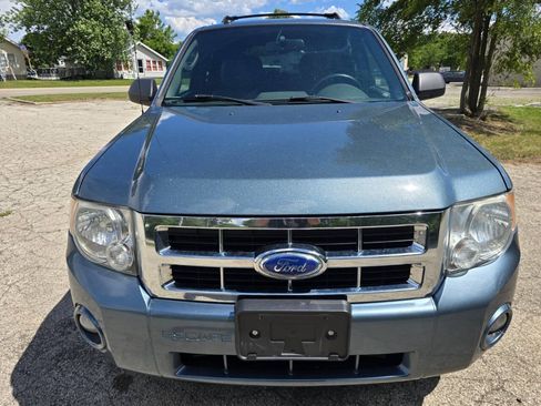 Used 2011 Ford Escape XLT w/ Canadian Winter Pkg AWD/4WD image 2