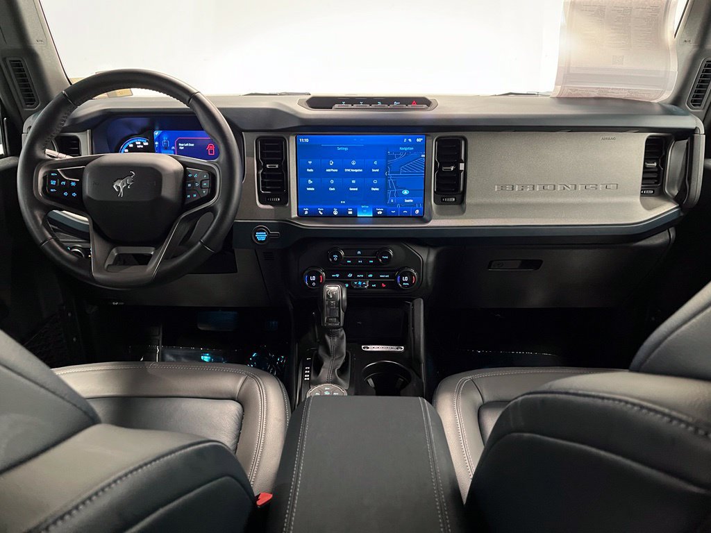 Used 2024 Ford Bronco Outer Banks AWD/4WD image 16
