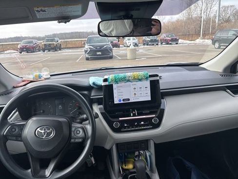 Used 2024 Toyota Corolla Cross L image 4