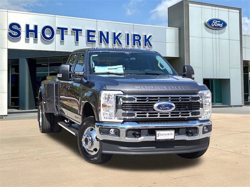 New 2026 Ford F350 XLT image 1