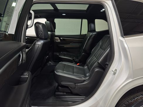 Used 2025 Buick Enclave Avenir w/ Trailering Package, 5000 lbs. AWD/4WD image 13