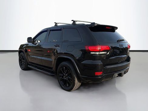Used 2017 Jeep Grand Cherokee Altitude image 5