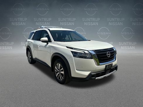 Used 2024 Nissan Pathfinder SL w/ Cargo Package AWD/4WD image 41