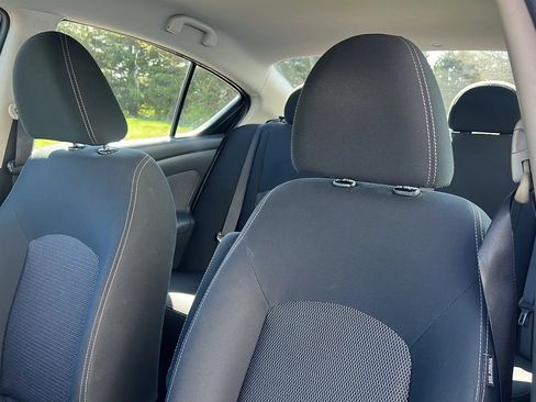 Used 2016 Nissan Versa SV FWD image 11