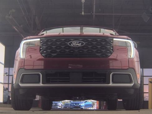 Used 2026 Ford Maverick Lariat w/ 4K Tow Package AWD/4WD image 4