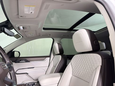 Used 2024 GMC Acadia Denali w/ Super Cruise Package FWD image 14
