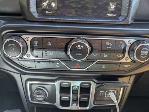 Used 2023 Jeep Wrangler Unlimited Sahara w/ Cold Weather Group AWD/4WD image 28