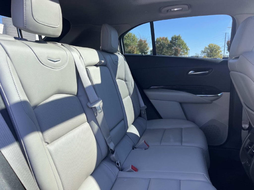 Used 2023 Cadillac XT4 Premium Luxury FWD image 21