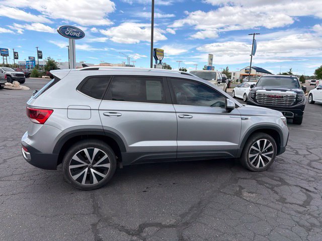 Used 2022 Volkswagen Taos SE FWD image 5