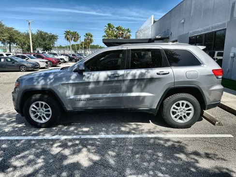 Used 2018 Jeep Grand Cherokee Laredo AWD/4WD image 5