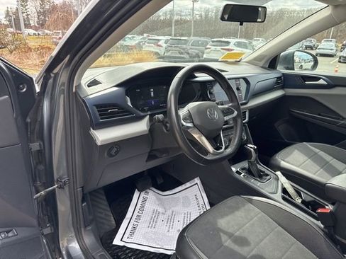 Used 2022 Volkswagen Taos SE w/ Panoramic Sunroof Package image 24