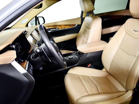 Used 2021 Cadillac XT5 Sportv w/ Platinum Package image 22