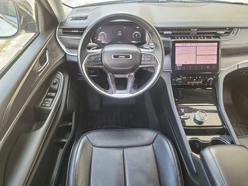 Used 2021 Jeep Grand Cherokee L Limited w/ Luxury Tech Group II AWD/4WD image 16