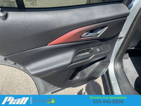 Used 2024 Chevrolet Equinox EV RS FWD image 42