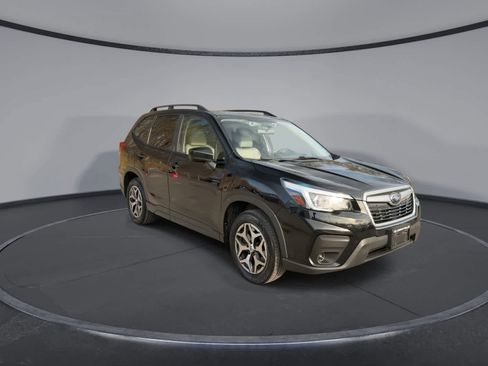 Used 2020 Subaru Forester Premium image 2