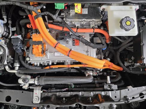 New 2027 Chevrolet Bolt LT w/ Comfort Package FWD image 35