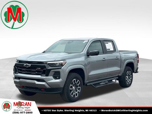 Used 2025 Chevrolet Colorado Z71 w/ Technology Package AWD/4WD image 1